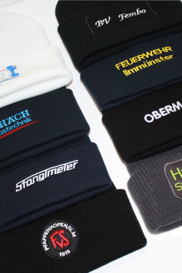 Professionelle Personalisierung, Veredelung und Bestickung  von Caps, Mützen und weiteren Accessoires